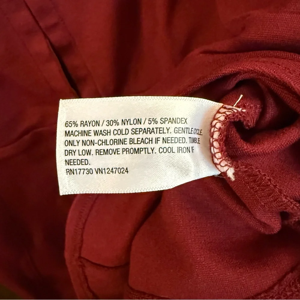 Ava & Viv Red Buttoned Crop Tank Top - Picture 3 of 3